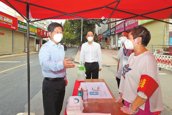 樓陽(yáng)生王凱到鄭州市調(diào)研疫情防控工作 以最嚴(yán)格標(biāo)準(zhǔn)應(yīng)對(duì)疫情挑戰(zhàn) 堅(jiān)決封死撲滅疫情防止蔓延擴(kuò)散